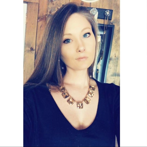 Meet your Posher, Sarah - Picture 2 of 7